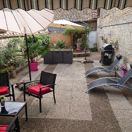 Maison Le Trefle Chef-Boutonne Экстерьер фото
